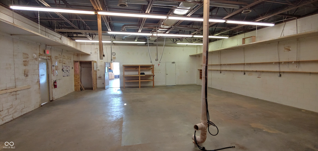 Listing Image 5