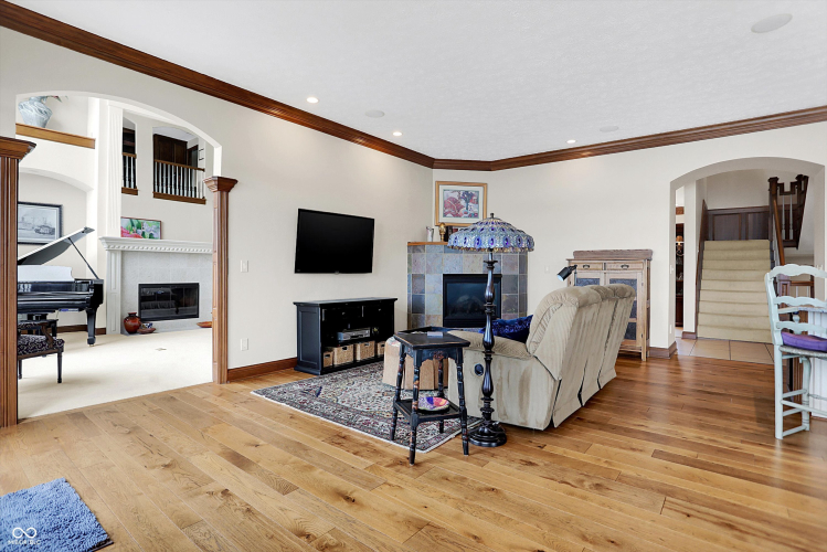 Listing Image 20