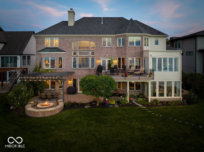 Listing Image 100