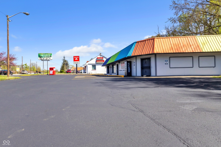 Listing Image 6