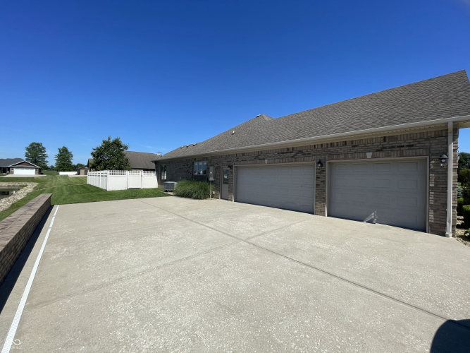 Listing Image 35