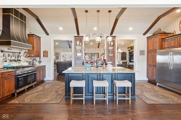 Listing Image 6