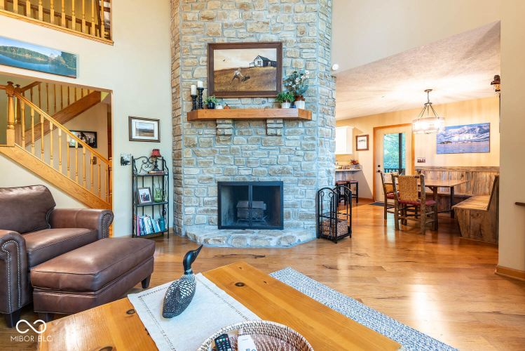 Listing Image 11