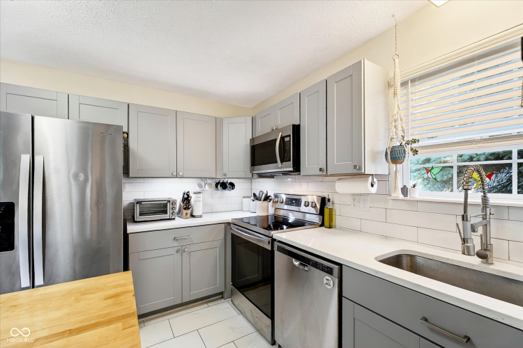 Listing Image 13