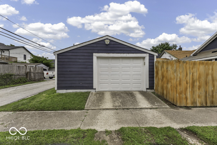 Listing Image 42