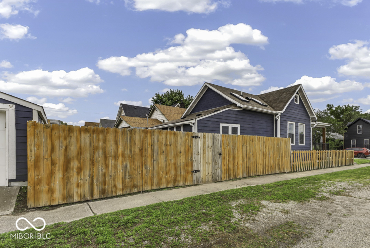 Listing Image 44