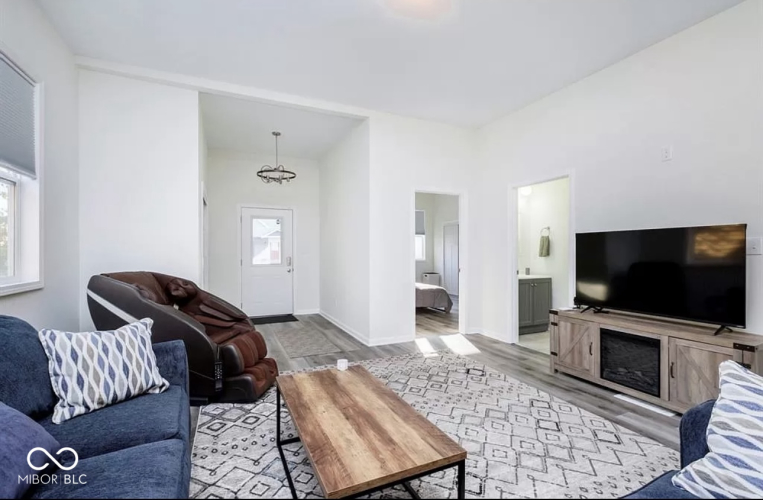 Listing Image 7