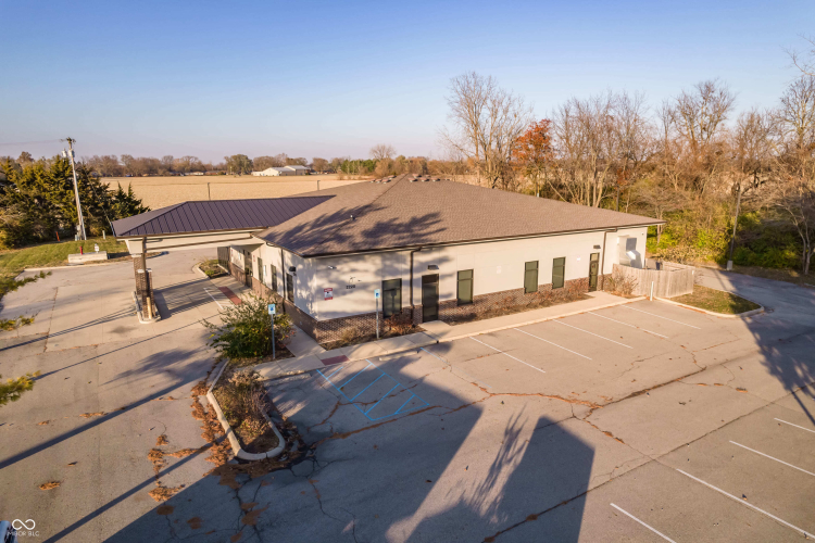 Listing Image 5