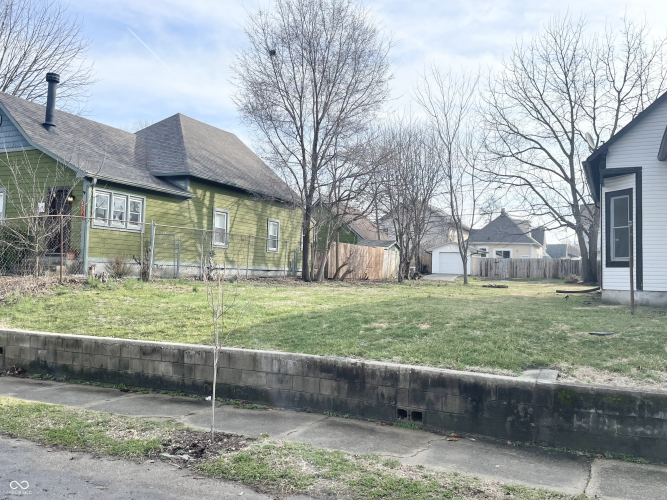 Listing Image 4