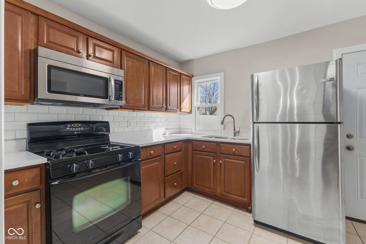 Listing Image 18