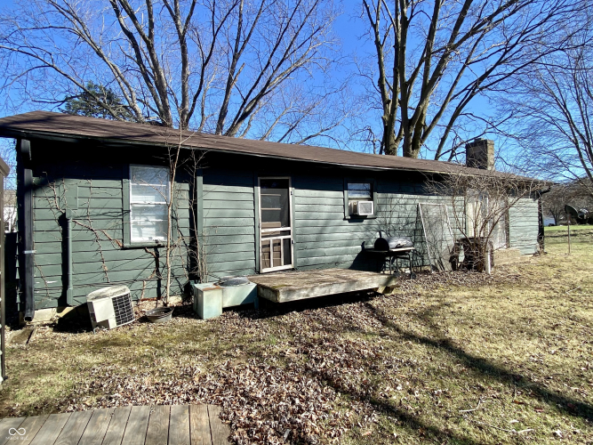 Listing Image 4