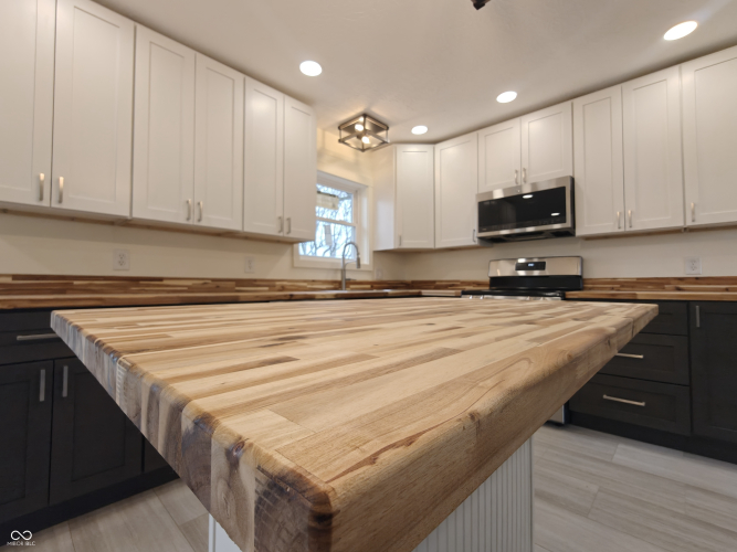 Listing Image 19