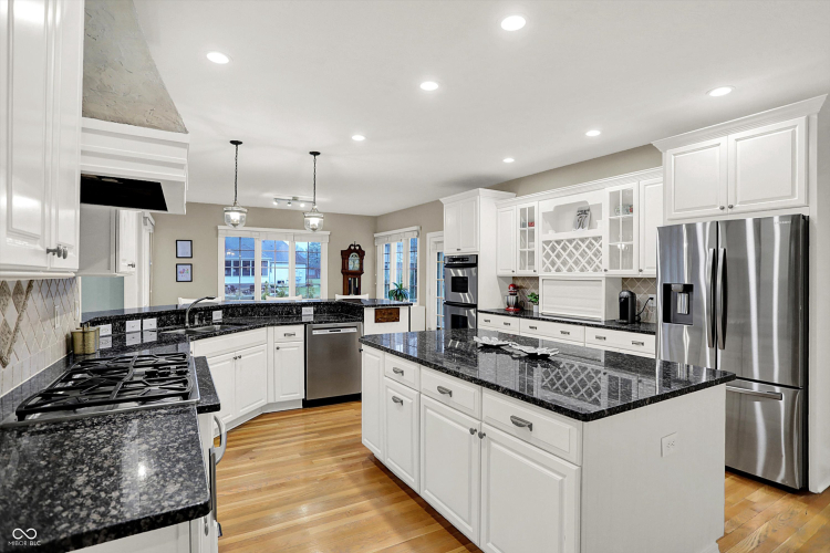 Listing Image 15