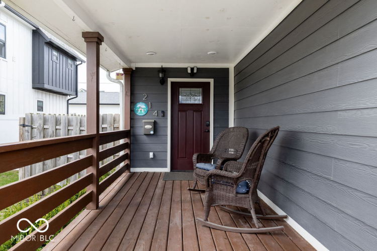 Listing Image 4