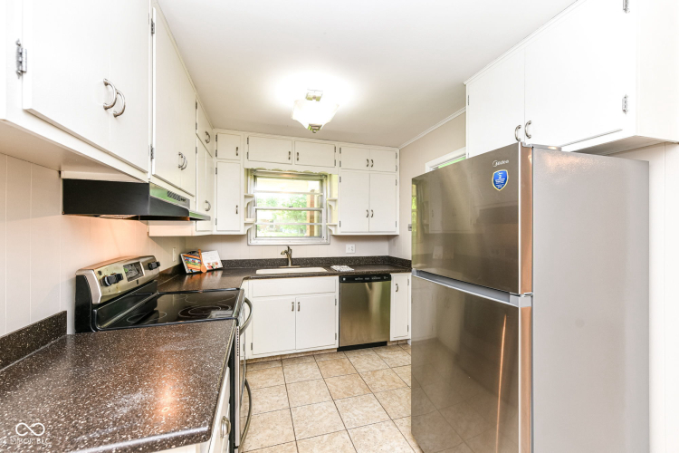 Listing Image 13