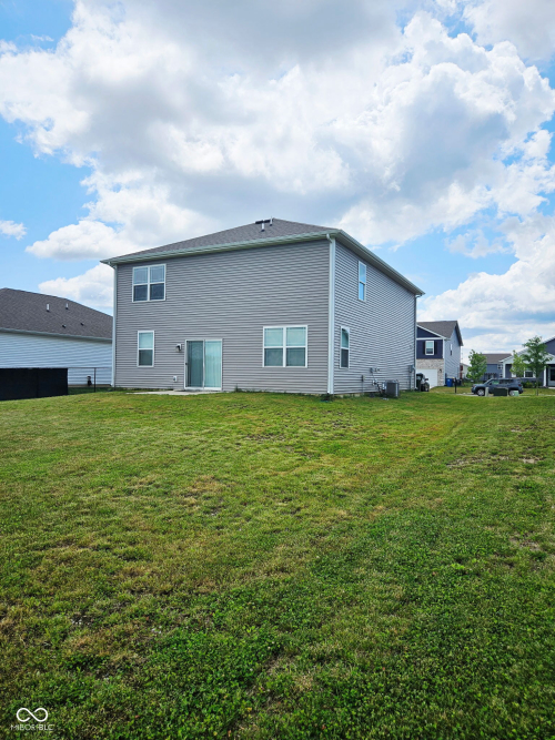 Listing Image 5