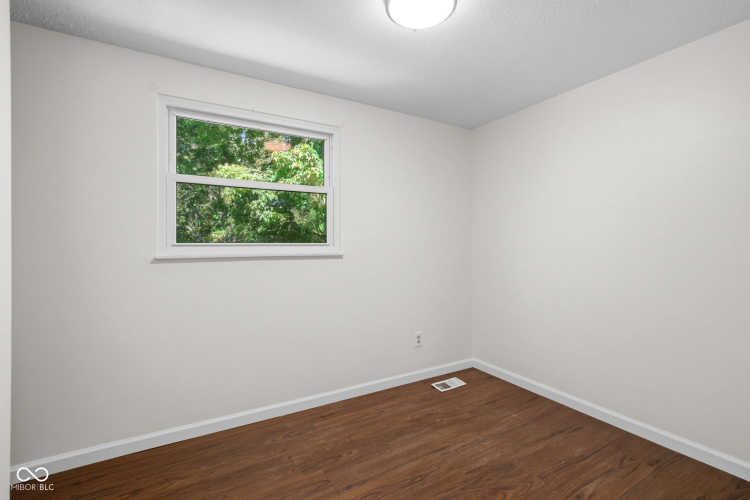 Listing Image 30