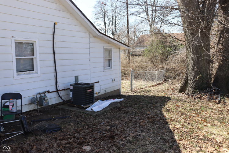 Listing Image 11