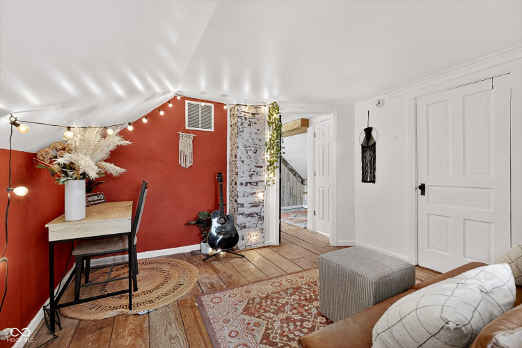 Listing Image 19