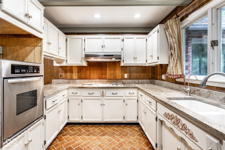 Listing Image 11