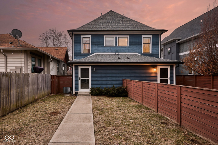Listing Image 4
