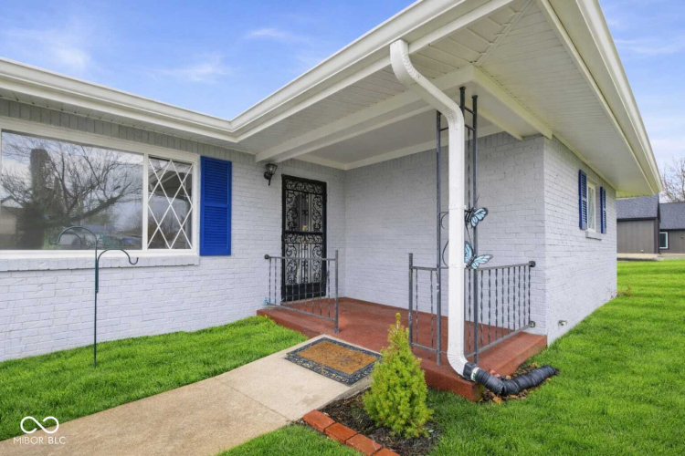 Listing Image 3
