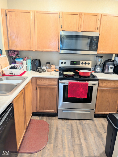 Listing Image 5