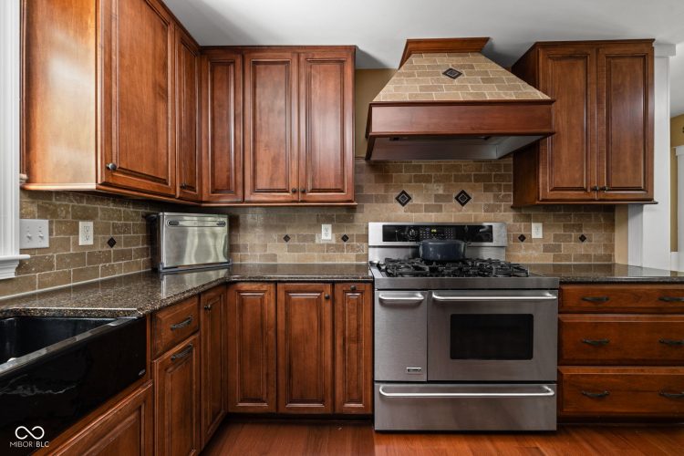 Listing Image 13