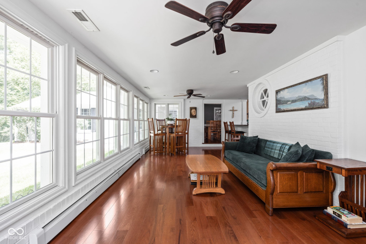 Listing Image 5