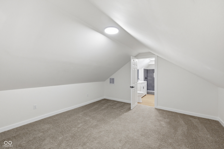 Listing Image 24