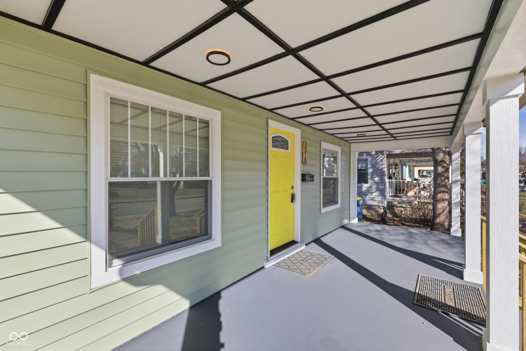 Listing Image 4