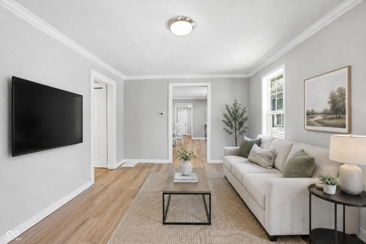 Listing Image 5