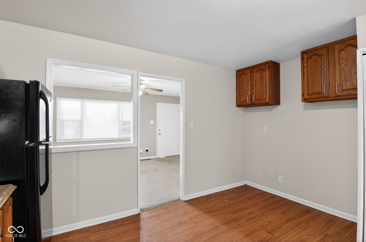 Listing Image 13