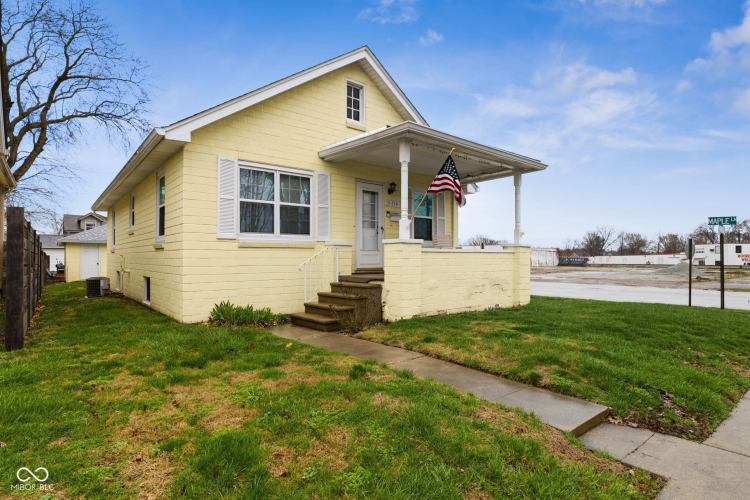 Listing Image 3