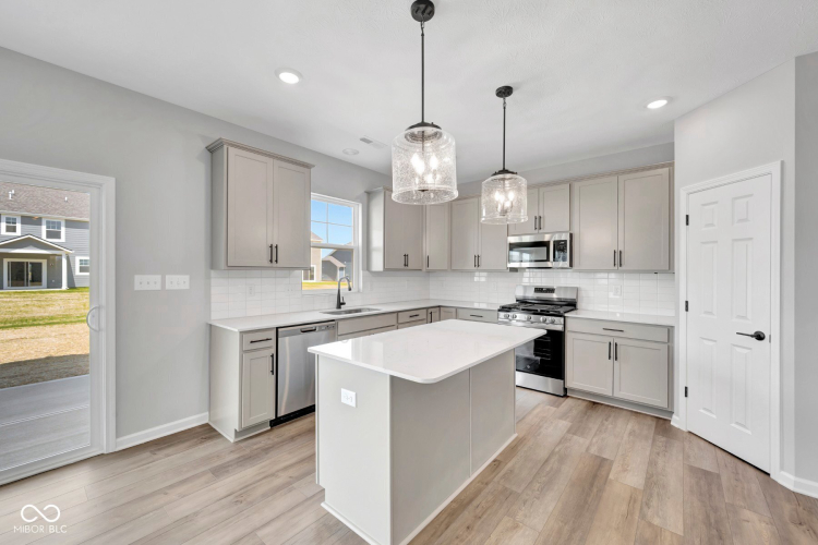 Listing Image 9