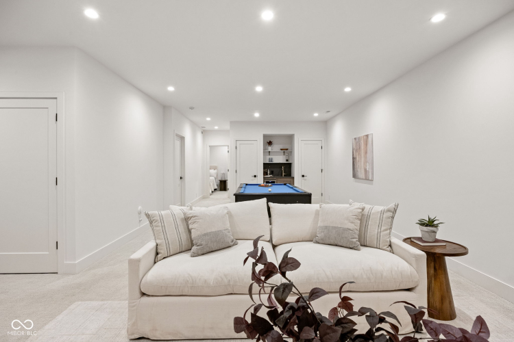 Listing Image 54