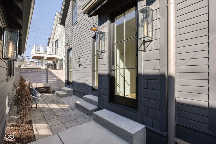 Listing Image 63