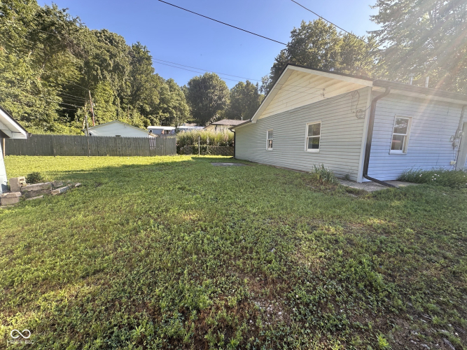 Listing Image 3