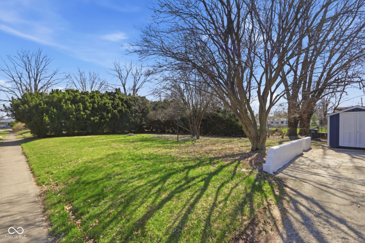 Listing Image 4