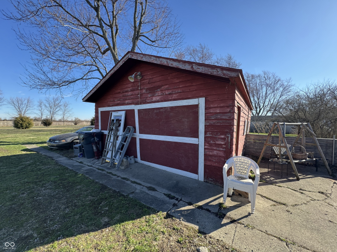 Listing Image 6