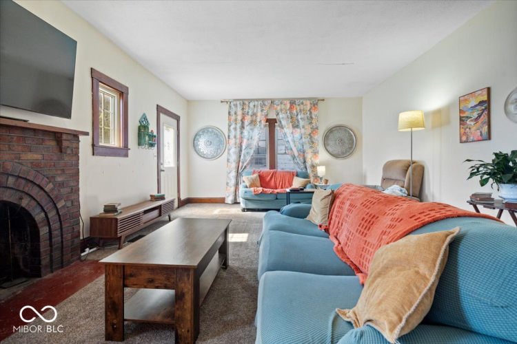 Listing Image 3