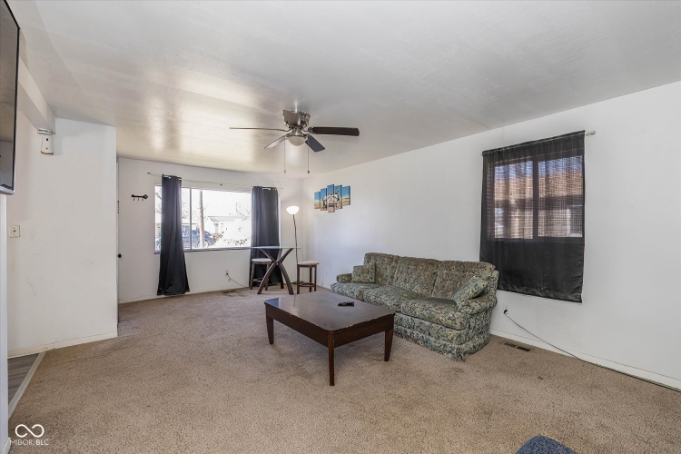 Listing Image 8