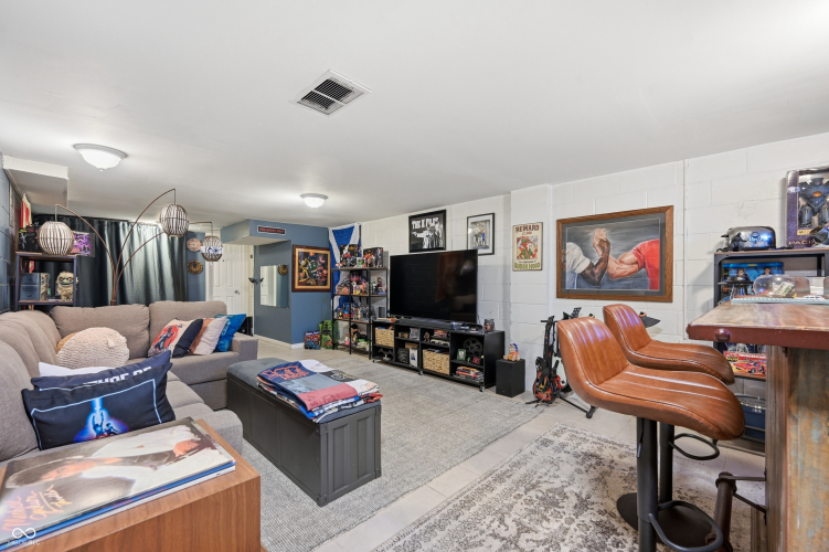 Listing Image 17
