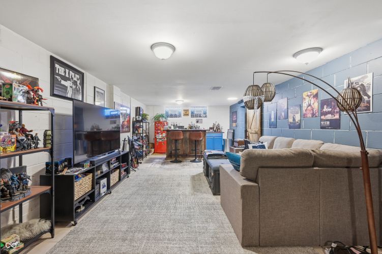 Listing Image 19