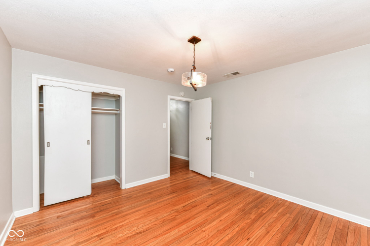 Listing Image 25