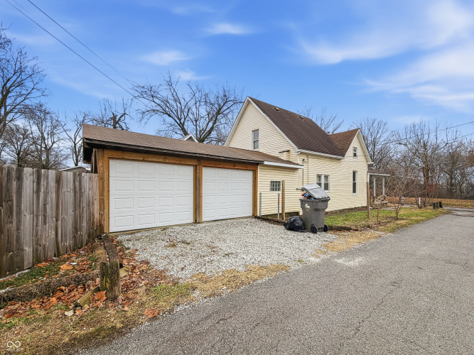 Listing Image 4
