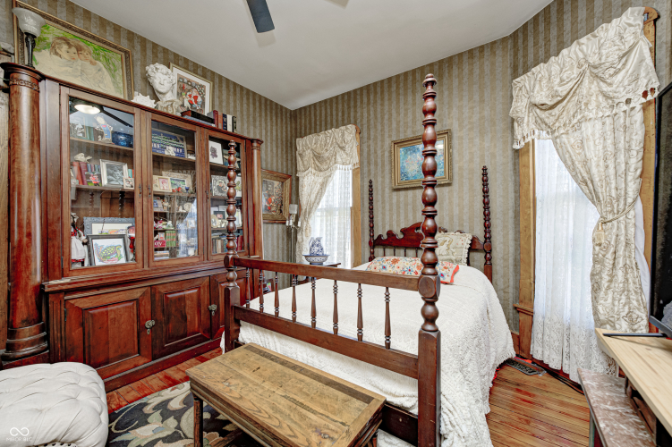 Listing Image 15