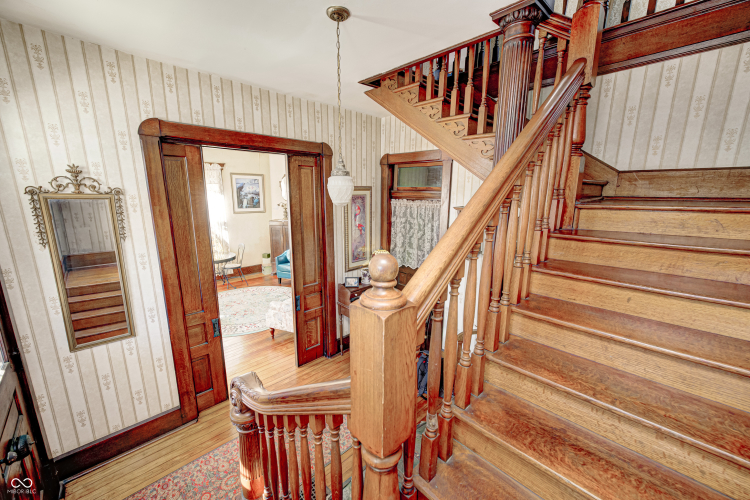 Listing Image 19