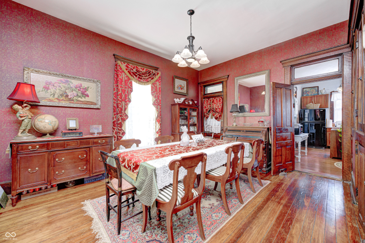 Listing Image 9