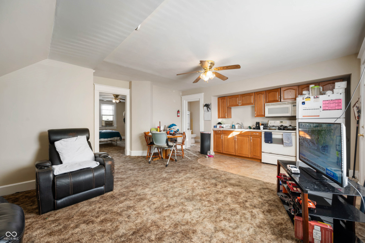 Listing Image 14